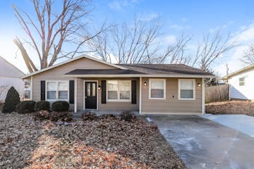 319 HOLIDAY DR LANSING, KS 66043
